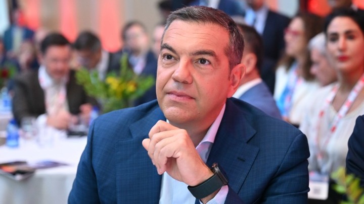 Τσίπρας εναντίον Μητσοτάκη για τον 'Αγνωστο Στρατιώτη