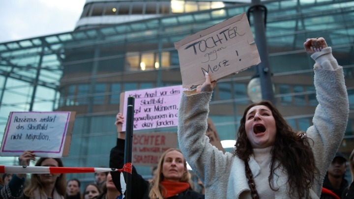 Διαδήλωση έξω από τα γραφεία του CDU στο Βερολίνο