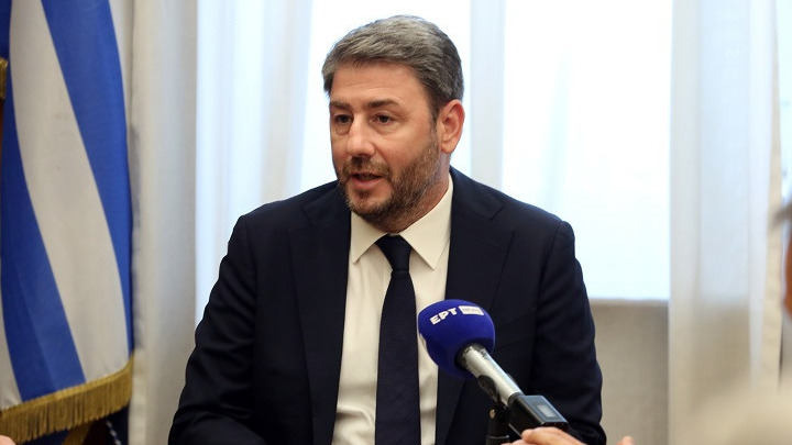 Αντιπαράθεση Μητσοτάκη - Ανδρουλάκη: Αποκαλύψεις και Επικρίσεις