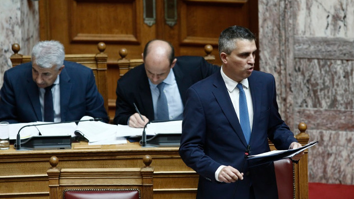 Συζήτηση στη Βουλή για την τροπολογία στο Μνημείο του 'Αγνωστου Στρατιώτη