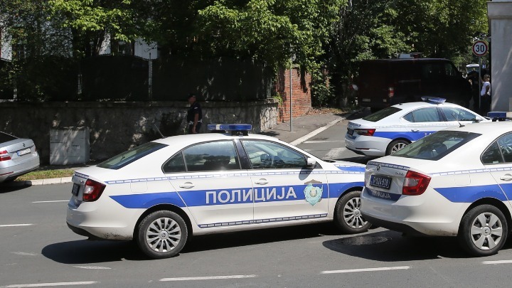 Επεισόδιο με πυροβολισμούς μπροστά στη βουλή της Σερβίας