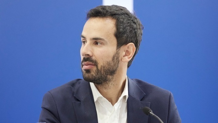 Αντίδραση στα σχόλια για την ανάρτηση του πρωθυπουργού για τον θάνατο του Διονύση Σαββόπουλου