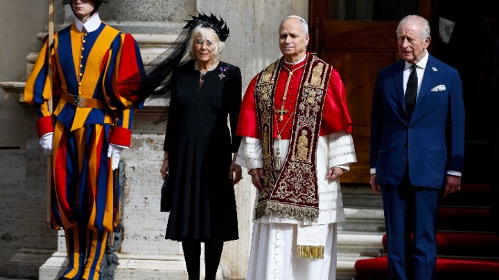 Επίσκεψη του Βασιλικού Ζεύγους στη Βασιλική του Αγίου Παύλου