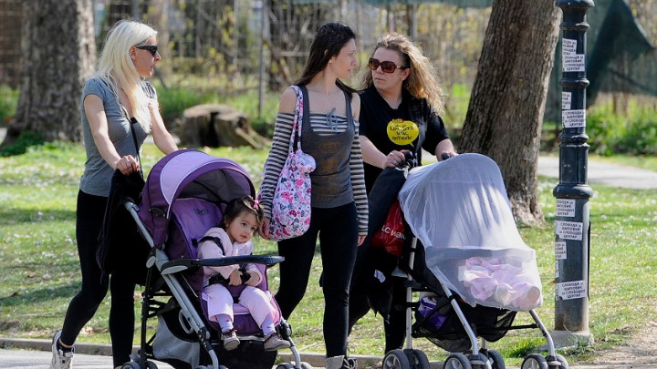 Μελέτη: Η Απώλεια Εισοδήματος μετά τη Γέννηση του Πρώτου Παιδιού