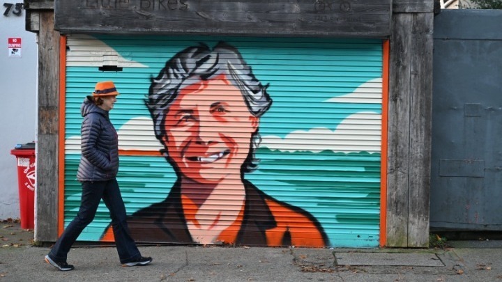 Αριστερή υποψήφια Κάθριν Κόνολι κερδίζει τις προεδρικές εκλογές στην Ιρλανδία