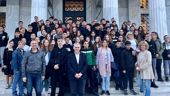 Η Σημασία της Κριτικής Σκέψης στην Εποχή της Πληροφορικής