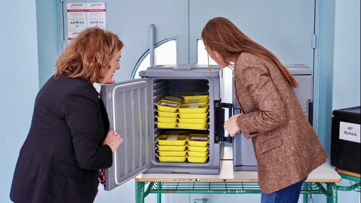 Η υπουργός Κοινωνικής Συνοχής στο 40ο δημοτικό σχολείο του Πειραιά