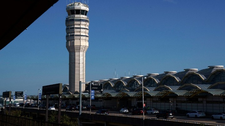 Καθήλωση πτήσεων στο αεροδρόμιο Ρόναλντ Ρέιγκαν λόγω θέματος ασφαλείας