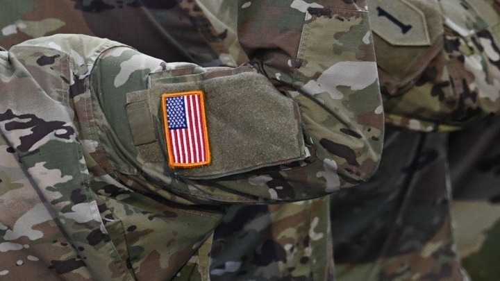 Υποπτο πακέτο με λευκή σκόνη σε αμερικανική στρατιωτική βάση