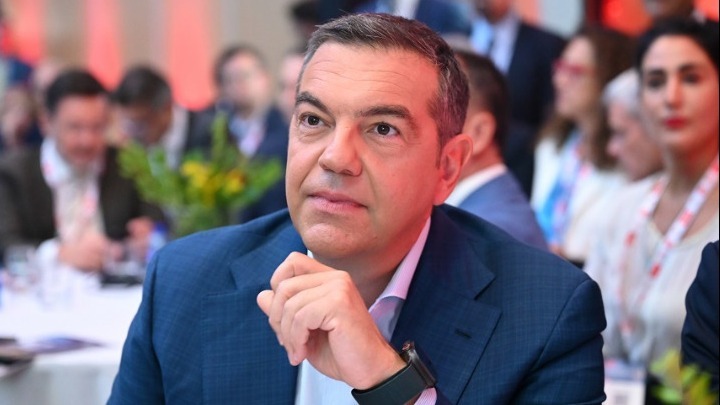 Αντιπαράθεση Τσίπρα - Μητσοτάκη: Το βιβλίο, η αλήθεια και η πολιτική