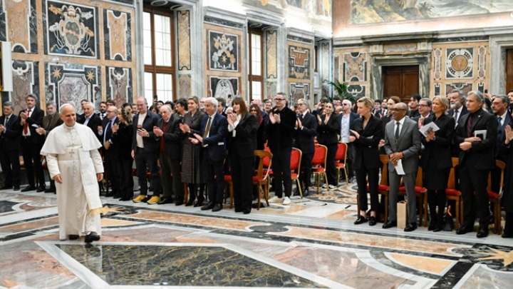 Ο Πάπας Λέων ο ΙΔ' υποδέχεται Ηθοποιούς και Σκηνοθέτες στο Βατικανό