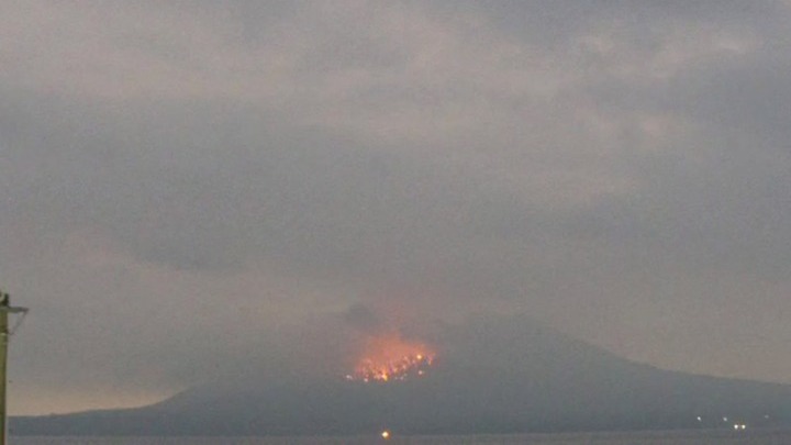 Εκρήξεις στο ηφαίστειο Σακουρατζίμα: Ακυρώσεις πτήσεων λόγω του σύννεφου καπνού και τέφρας