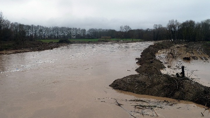 Αυξημένη επιφυλακή στον Δήμο Λαρισαίων λόγω της στάθμης των νερών στον Πηνειό