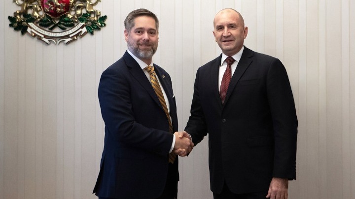 Συνάντηση Ράντεφ - Σμιθ: Ενίσχυση συνεργασίας Βουλγαρίας-ΗΠΑ