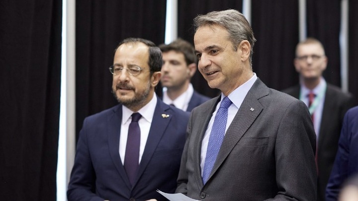 Τηλεφωνική επικοινωνία Μητσοτάκη - Χριστοδουλίδη για το Κυπριακό