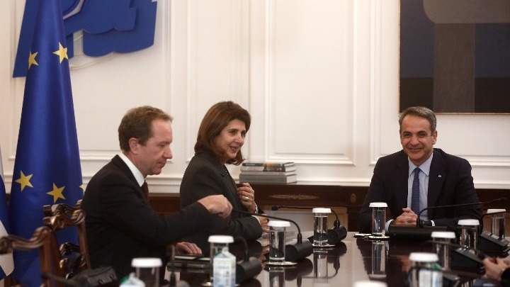 Συνάντηση Μητσοτάκη - Προσωπικής Απεσταλμένης των Ηνωμένων Εθνών για την Κύπρο