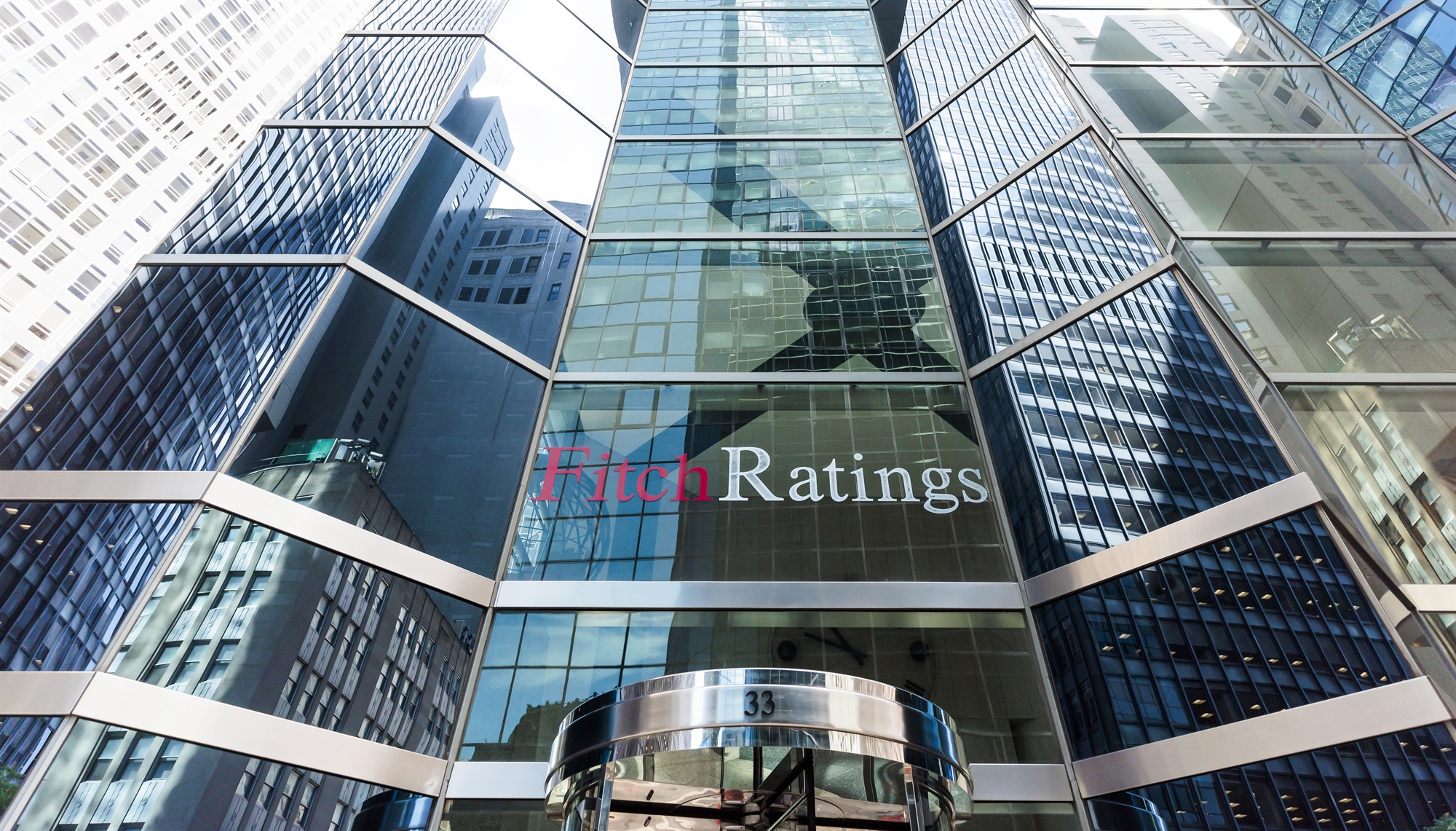 Αναβάθμιση της Ελλάδας από τη Fitch Ratings: Δέσμευση στη Δημοσιονομική Πειθαρχία