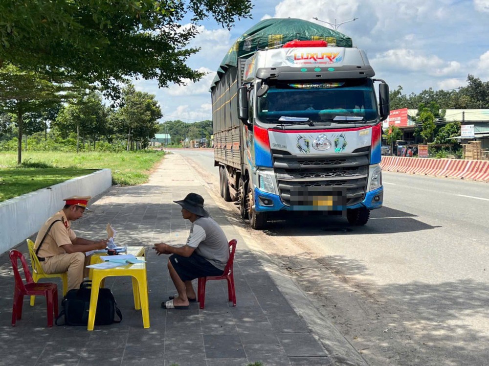 Πρεμιέρα του Νέου Κώδικα Οδικής Κυκλοφορίας: Αυστηρότεροι Έλεγχοι και Μείωση Τροχαίων Δυστυχημάτων